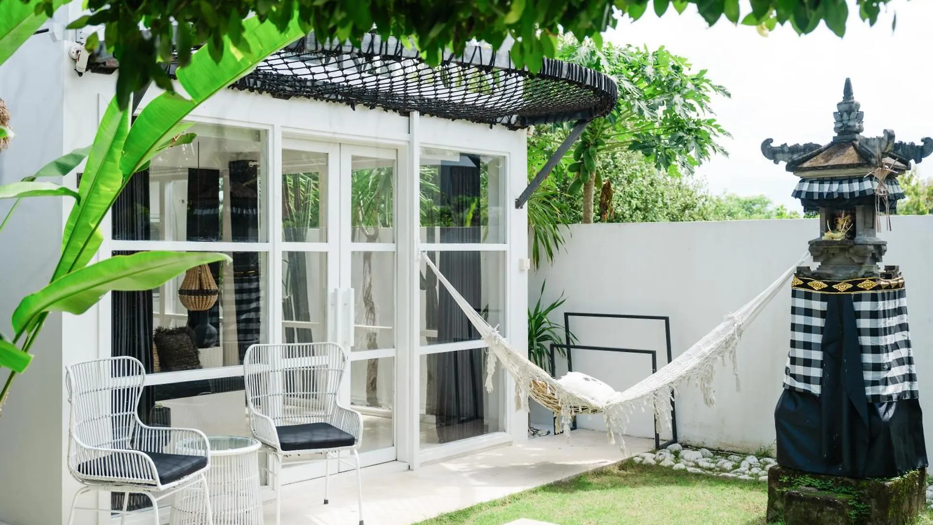 White Palm Hotel Uluwatu Bali Джимбаран